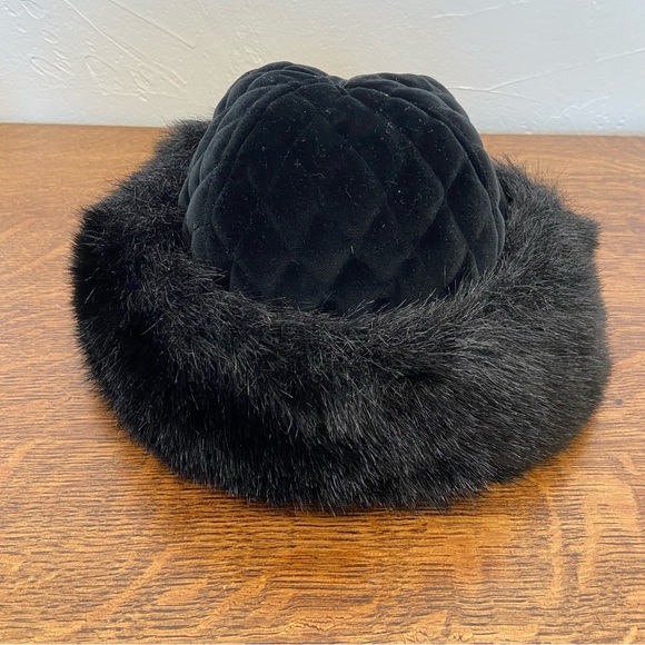 VINTAGE BLACK FAUX FUR FUZZY QUILTED CIRCLE SOFT LUXURY FANCY WOMENS WINTER HAT - Picture 5 of 8